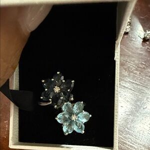 Vera Wang Dual Floral Blue and Silver Ring